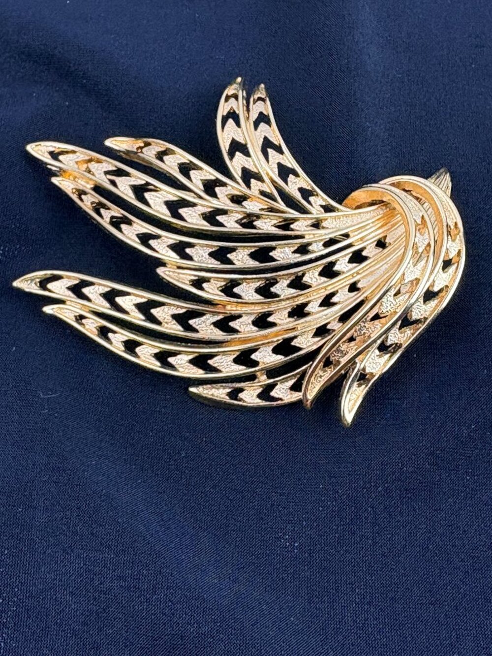 Vintage Monet Gold Tone Abstract Feather Spray Brooch Pin, Signed Openwork